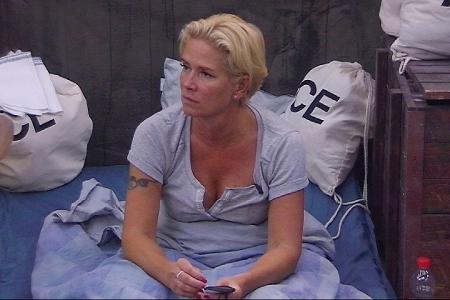 005 Claudia_unten.jpg