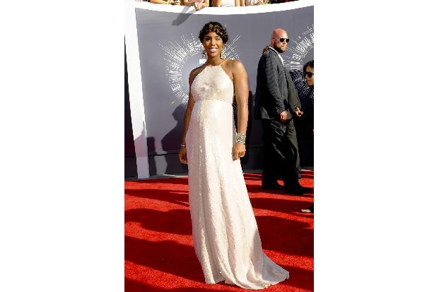 07 Kelly Rowland Apega WENN.com wenn21641828.jpg