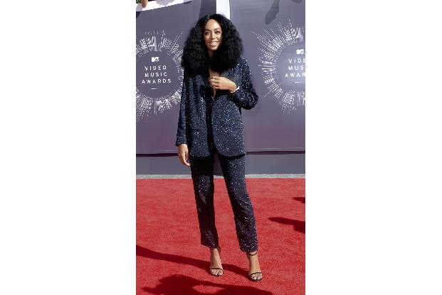 16 Solange Knowles Apega WENN.com wenn21641607.jpg