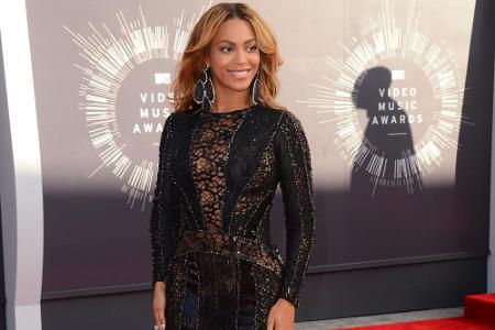 Beyoncé zeigte sich sexy in Schwarz