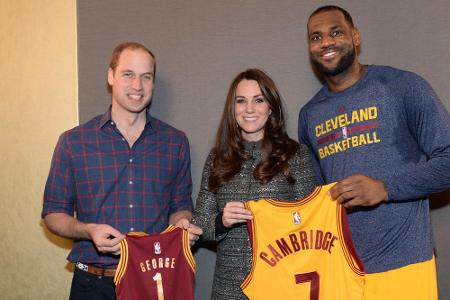 Zwei Trikots für die Royals