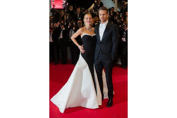 09 Blake Lively Ryan Reynolds SIPA WENNwenn21362615.jpg