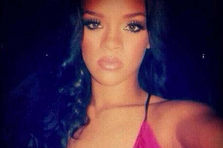 So sah Rihanna mit 17 aus - ihr erstes Selfie