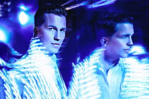 DJ Antoine heizt den Clubgängern ein