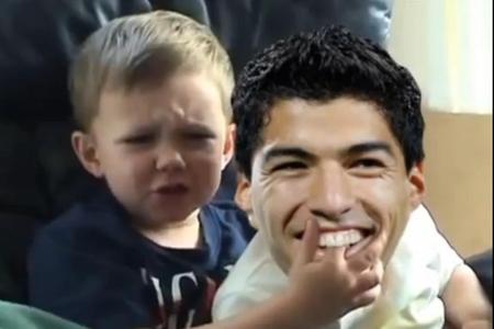 Auch Kleinkinder hat Luis Suarez auf Youtube zum fressen gerne
