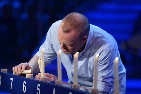 Bett hüten statt Kerzen anzünden: Stefan Raab muss 