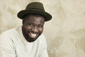 Chima ist wieder da: Mit seinem neuen Album "Von Steinen und Elefanten"