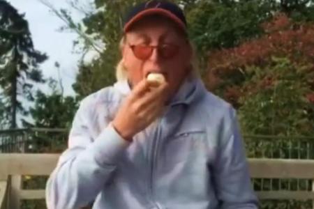 Otto Waalkes beißt ins Saure