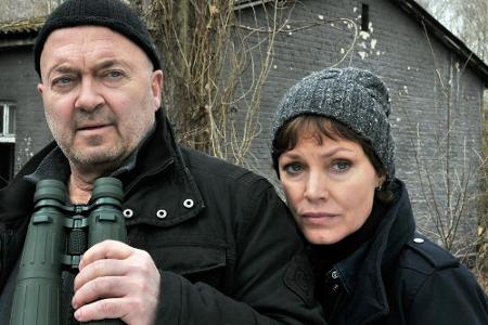 Starkes Team: Otto (Florian Martens) und Verena (Maja Maranow) beobachten Rataev und Co.