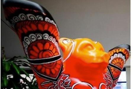 Zum 50-jährigen ein asiatischer Buddy Bear