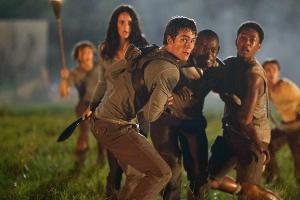 Kaya Scodelario, Dylan O'Brien, Aml Ameen und Alexander Flores (v.l.) in "Maze Runner"
