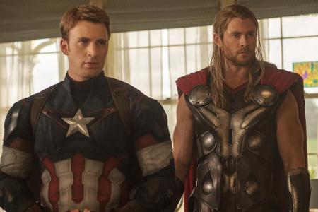 Captain America (Chris Evans, l.) und Thor (Chris Hemsworth, r.)