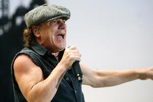 AC/DC-Sänger Brian Johnson bei einem Auftritt in Dresden