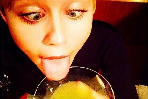 Ein Instagram-Schnappschuss von Miley Cyrus - ihre Zunge ist natürlich wieder dabei