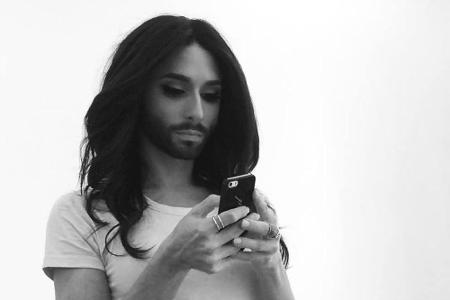 Heiß begehrt: Conchita Wurst kann sich vor Anrufen kaum mehr retten
