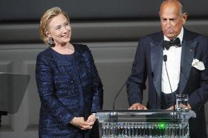 Designer Oscar de la Renta mit Hillary Rodham Clinton