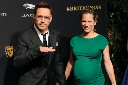 Robert Downey Jr. mit seiner schwangeren Frau Susan auf dem roten Teppich