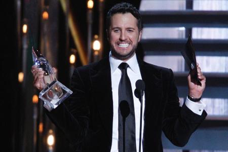 Country-Star Luke Bryan gewinnt den CMA-Preis 