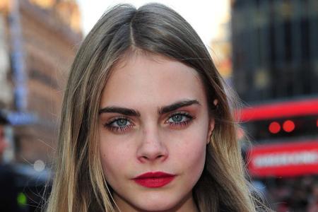 It-Girl Cara Delevingne auf dem roten Teppich in London