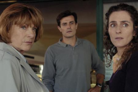 Bella Block macht eine merkwürdige Begegnung mit einer jungen Frau