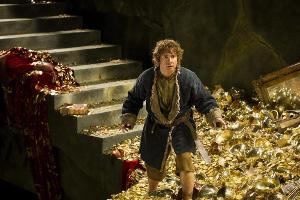 Bilbo Beutlin (Martin Freeman) wagt sich in Smaugs Drachenhort