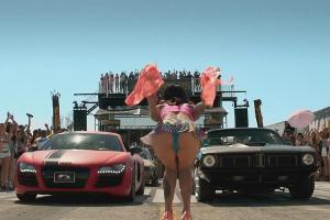 Klassische Straßenrennen dürfen in "Furious 7" natürlich nicht fehlen