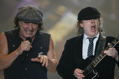 Brauchen sie bald einen neuen Drummer? Brian Johnson (re.) und Angus Young von AC/DC