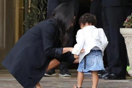 Kim Kardashian versorgt ihre kleine North