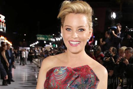 Effie inspiriert Elizabeth Banks, mehr Farbe zu tragen - wie hier auf der LA-Premiere von 