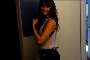 Diese Dame filmte, wie ihr Passanten auf den Hintern starren