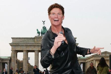 Mit einer Wachsfigur ehrt Berlin David Hasselhoff und seinen Mauer-Hit 