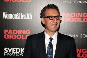 John Turturro ist in seinem neuen Film sowohl Drehbuchautor, als auch Regisseur und Hauptdarsteller