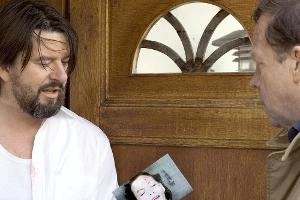 Wallander (r.) ist auf der Suche nach dem Mörder