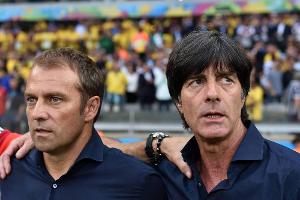 Bundestrainer Joachim Löw (r.) mit Hansi Flick