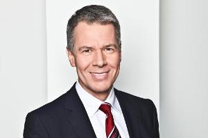 Peter Kloeppel ist seit seit 22 Jahren Chefmoderator von "RTL Aktuell"