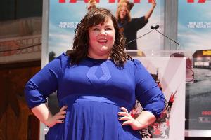 Schauspielerin Melissa McCarthy trendbewusst in Blau