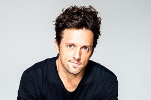 Jason Mraz hat sich am Thema Liebe festgebissen