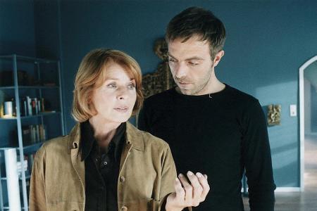 Senta Berger (l.) ermittelt als Dr. Eva Maria Prohacek