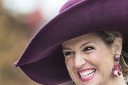 Zähneknirschend: Die in Argentinien geborene Königin Máxima der Niederlande steht zwischen den Stühlen