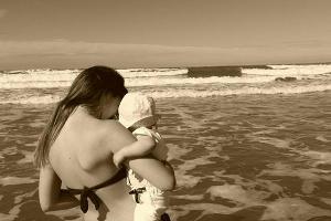 Aurora und Sole genießen einen Tag am Strand