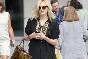 Fearne Cotton unterwegs in London