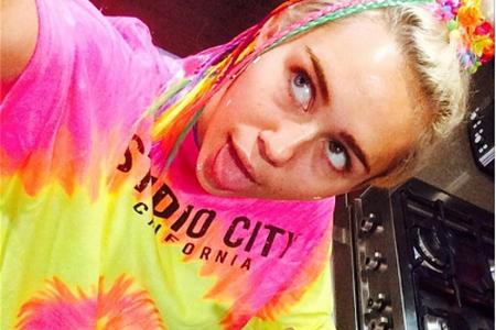 Miley Cyrus im Hippi-Look auf Instagram