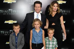 Mark Wahlberg mit Frau Rhea Durham und seinen Kindern Michael Robert, Ella Rea und Brendan Joseph (v.l.). Grace Margaret wah...