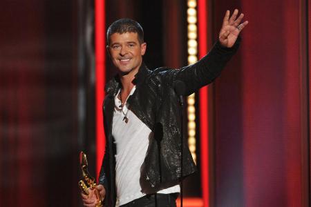 Robin Thicke hört wohl gern laute Musik