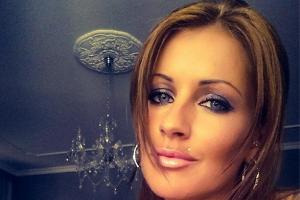 So präsentiert sich Julia Jasmin Rühle auf Facebook