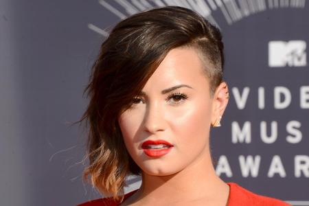 Demi Lovato versteht keinen Spaß, wenn es um die Krankheit ihrer kleinen Schwester geht