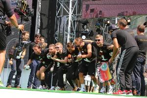 Die Weltmeister tanzen den "Gaucho-Tanz"