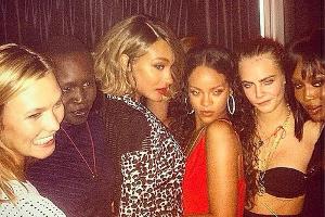 Nur selten sieht man so viele Promi-Frauen auf einem Foto