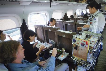 So viel Beinfreiheit gibt es bei Weitem nicht auf jedem Flug. Die App 