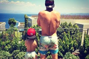 Lukas Podolski und Sohn Louis im Partner-Look